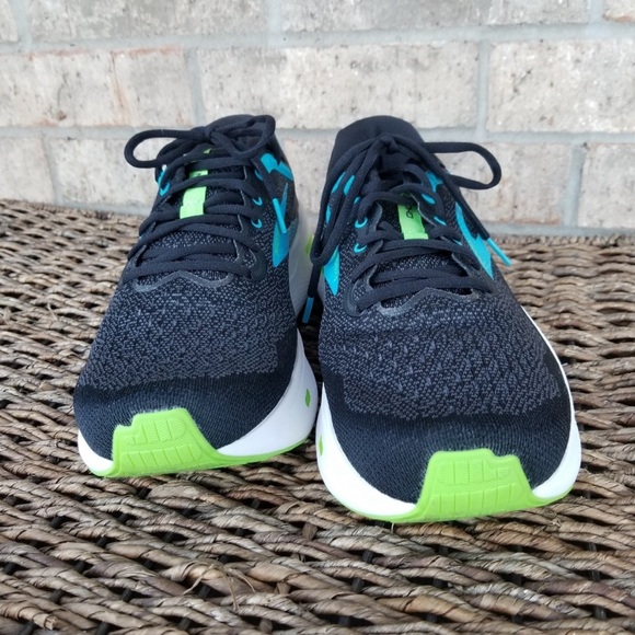 Brooks Ghost Max Mens size 11. Minimal usage under 15 miles in Treadmill. - Picture 4 of 7